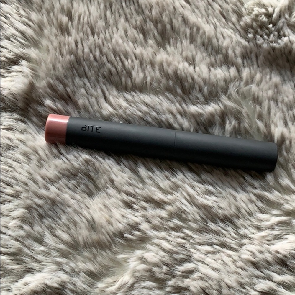BITE Beauty Matte Creme Lip Crayon in Glace